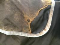 Pferdedecke wasserdicht beschädigt